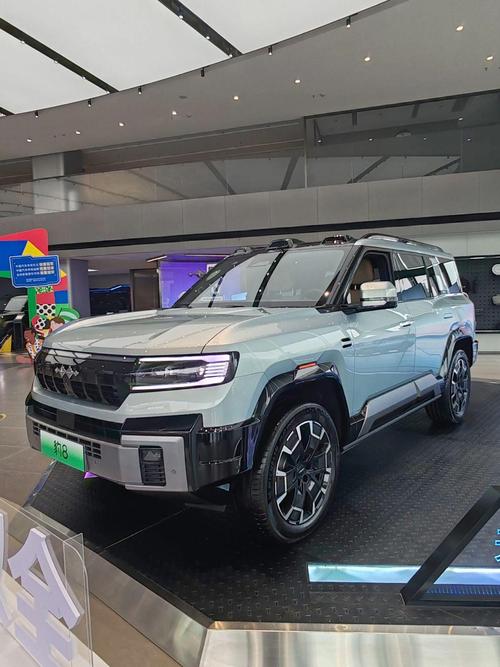 佛山229比亚迪方程豹硬派越野的爆款，英菲尼迪35周年与你共成长